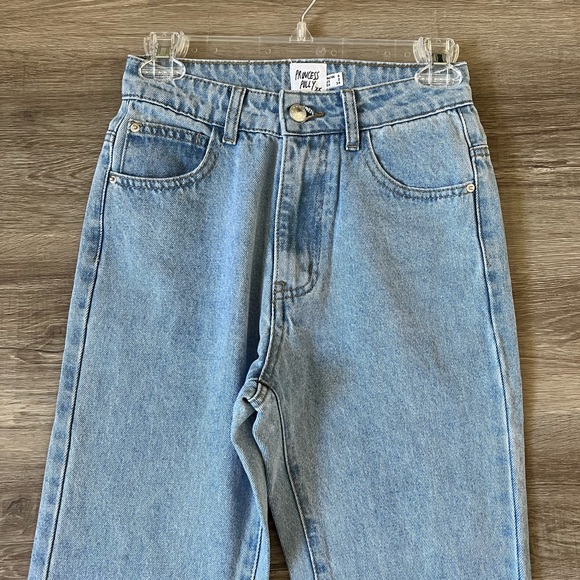 Princess Polly flare leg light wash jeans 2 - Picture 7 of 11